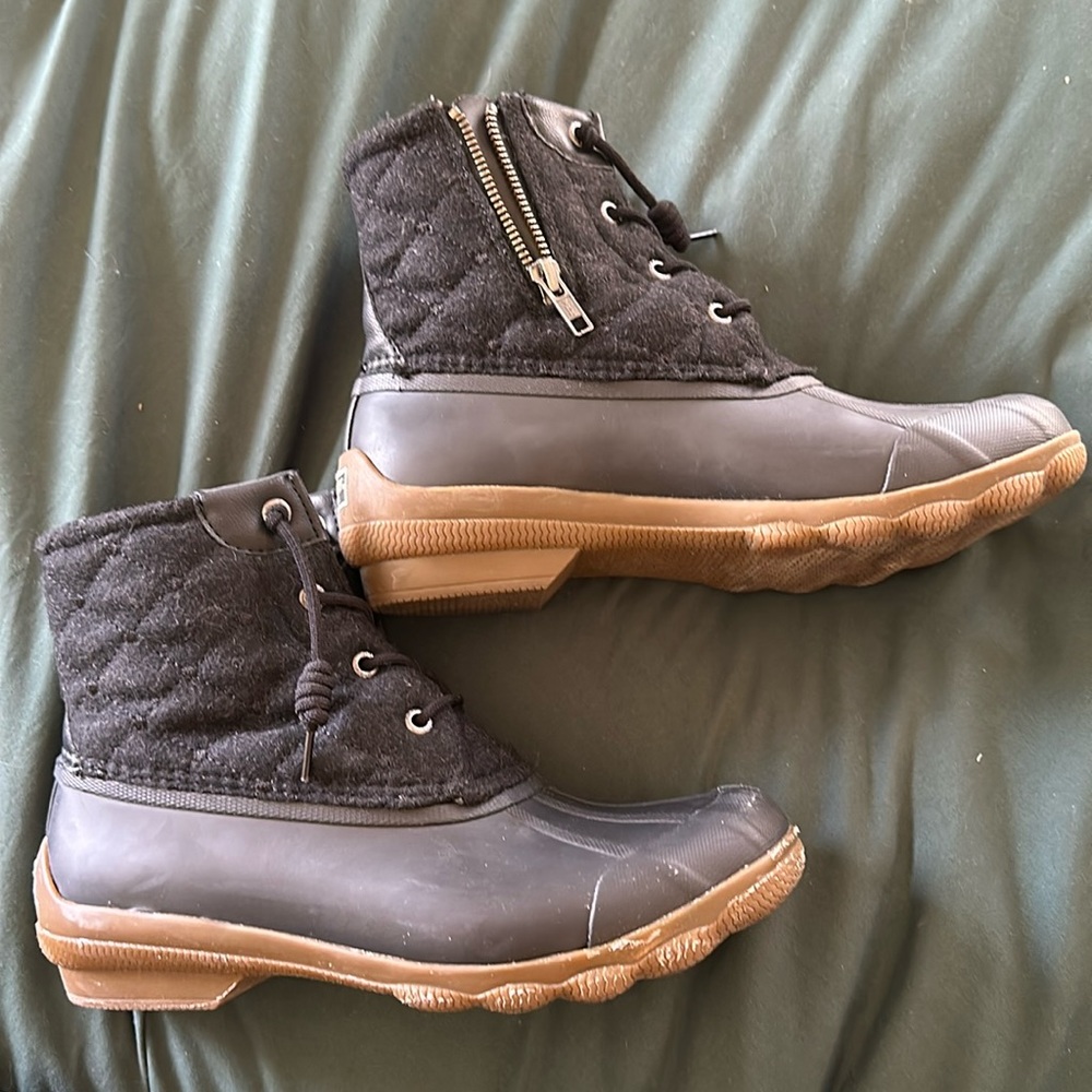 Sperry Duck boots. Black. Quilt. Size 7.5.